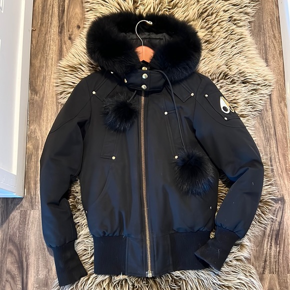 MOOSE KNUCKLES DEBBIE BOMBER SHEARLING WOMEN'S DOWN JACKET - Picture 2 of 15
